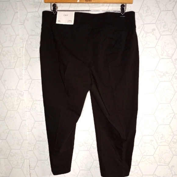 Christopher & Banks Signature Slimming Luxe crops - Picture 6 of 15